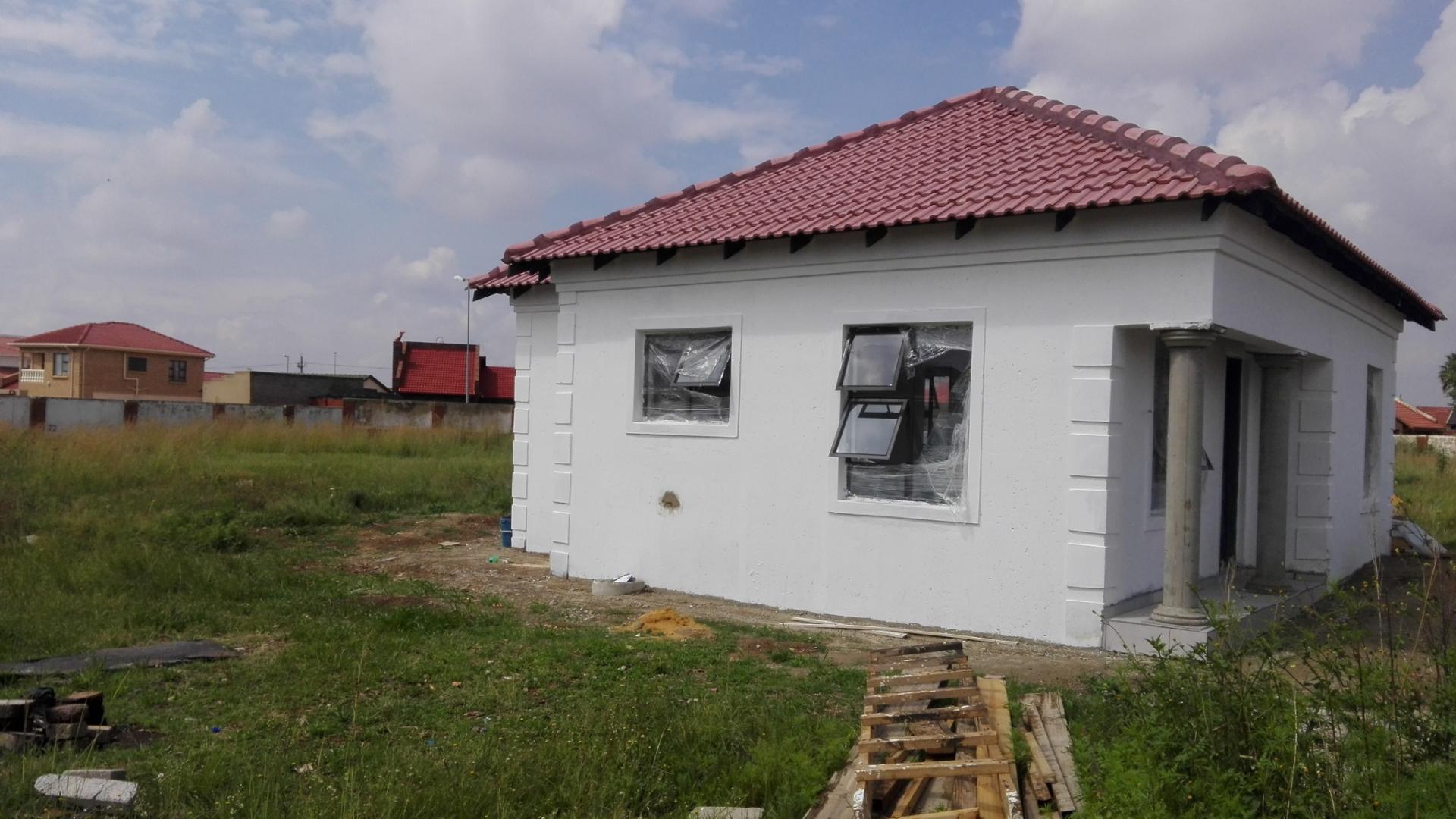 Front View of property in Dobsonville