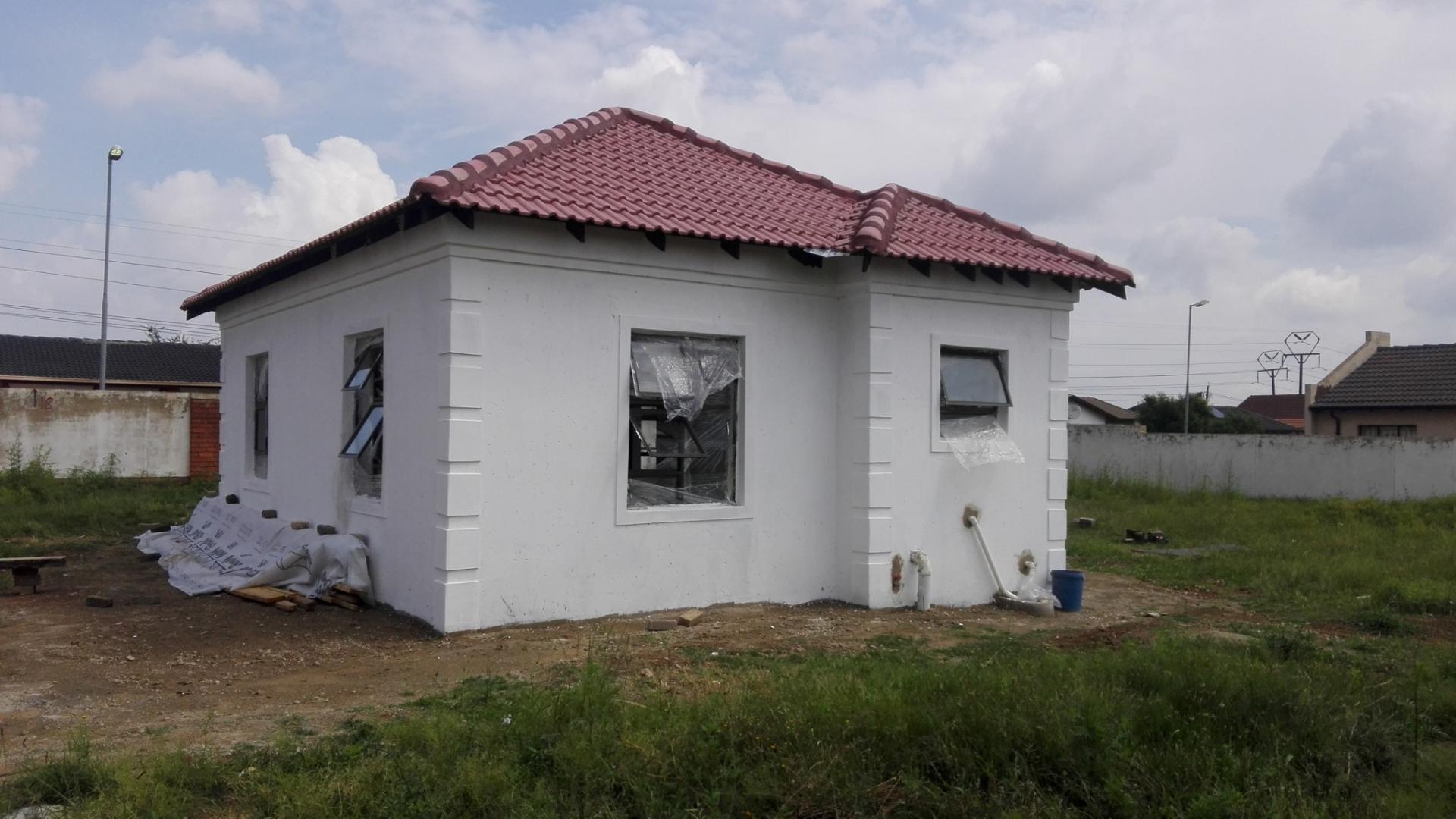 Front View of property in Dobsonville