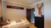 Bed Room 1 - 14 square meters of property in Tijger Vallei