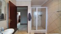 Bathroom 1 - 10 square meters of property in Tijger Vallei