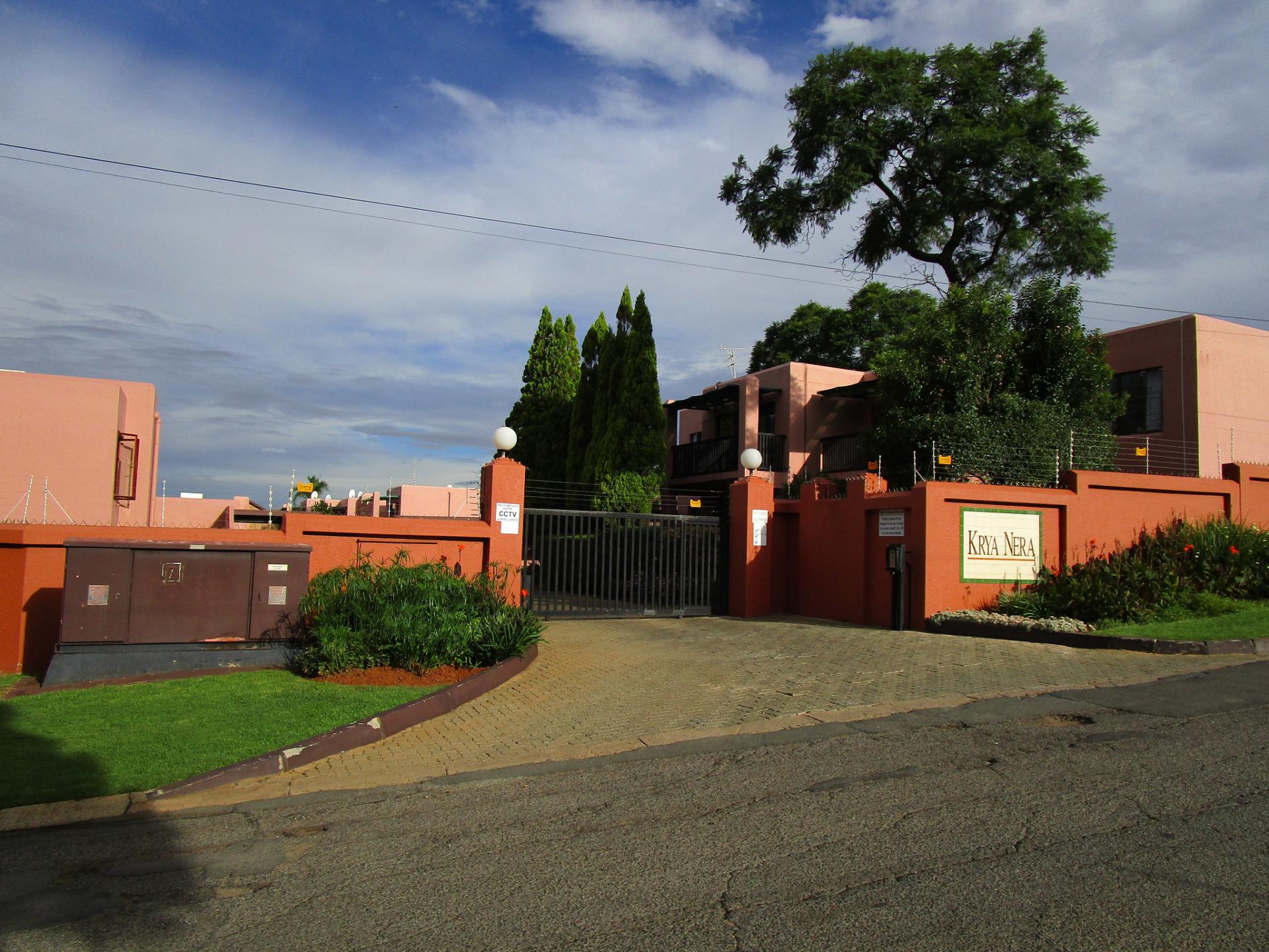 Front View of property in Little Falls