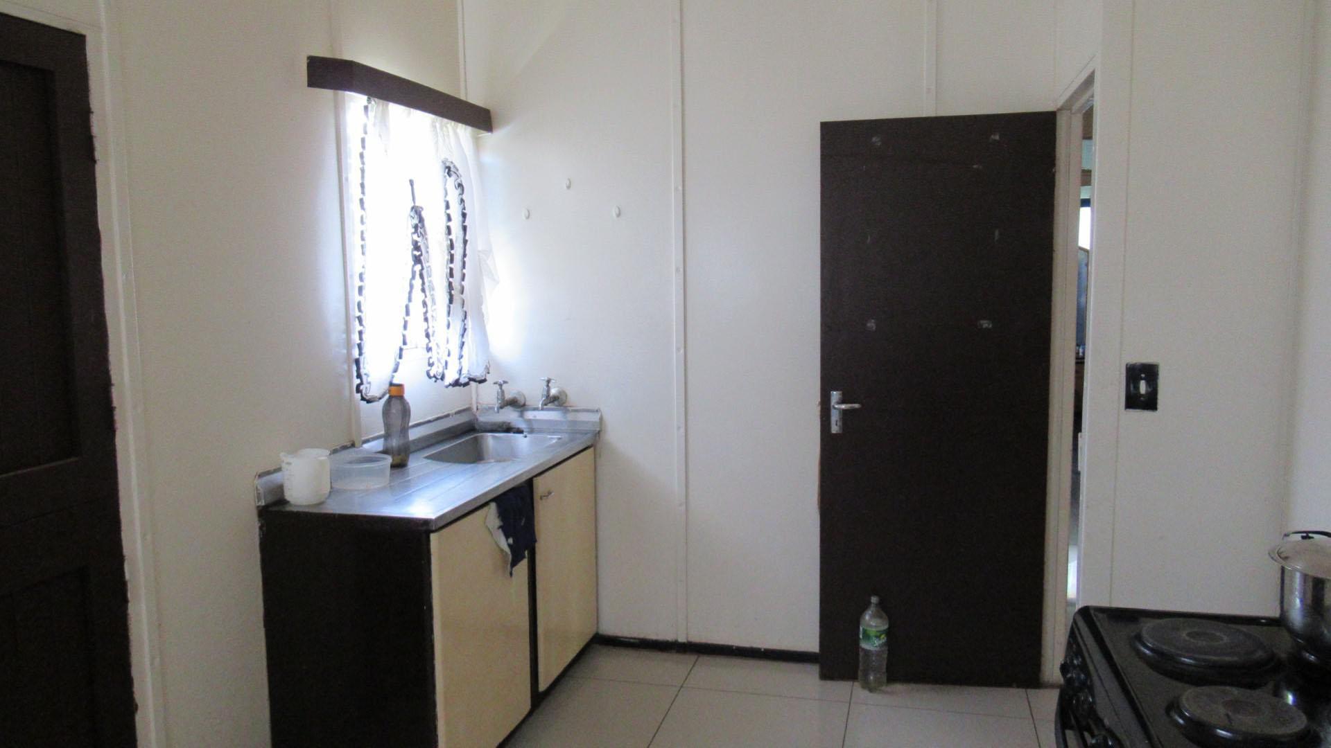 Kitchen - 20 square meters of property in Grootvlei
