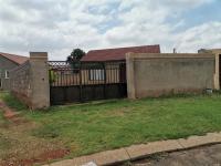 Front View of property in Vosloorus