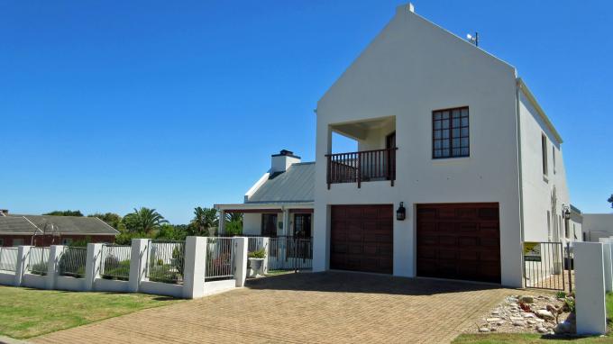 4 Bedroom House for Sale For Sale in Herolds Bay - Private Sale - MR188313