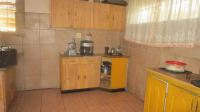 Kitchen - 13 square meters of property in Selection park