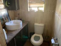 Bathroom 3+ of property in Evander
