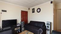 Lounges - 11 square meters of property in Cosmo City