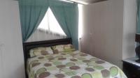 Bed Room 1 - 21 square meters of property in Amanzimtoti 