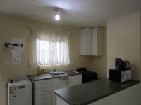Kitchen - 8 square meters of property in Whitney Gardens