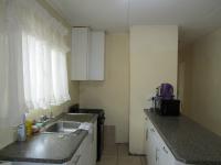 Kitchen - 8 square meters of property in Whitney Gardens