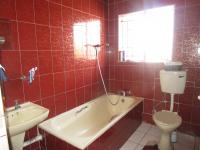 Bathroom 1 - 5 square meters of property in Birchleigh North