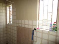 Main Bathroom - 5 square meters of property in Birchleigh North