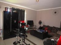 Lounges - 35 square meters of property in Birchleigh North