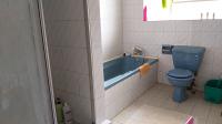 Bathroom 1 - 6 square meters of property in Birchleigh North