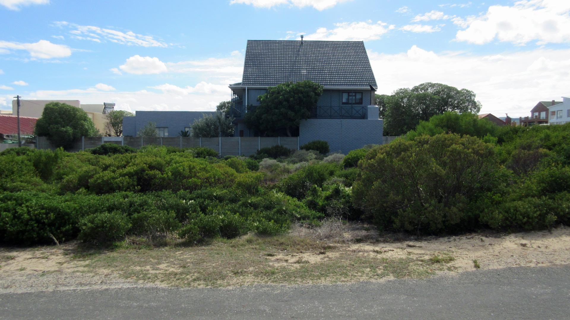 Front View of property in De Kelders