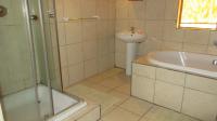 Bathroom 3+ - 41 square meters of property in Yzerfontein