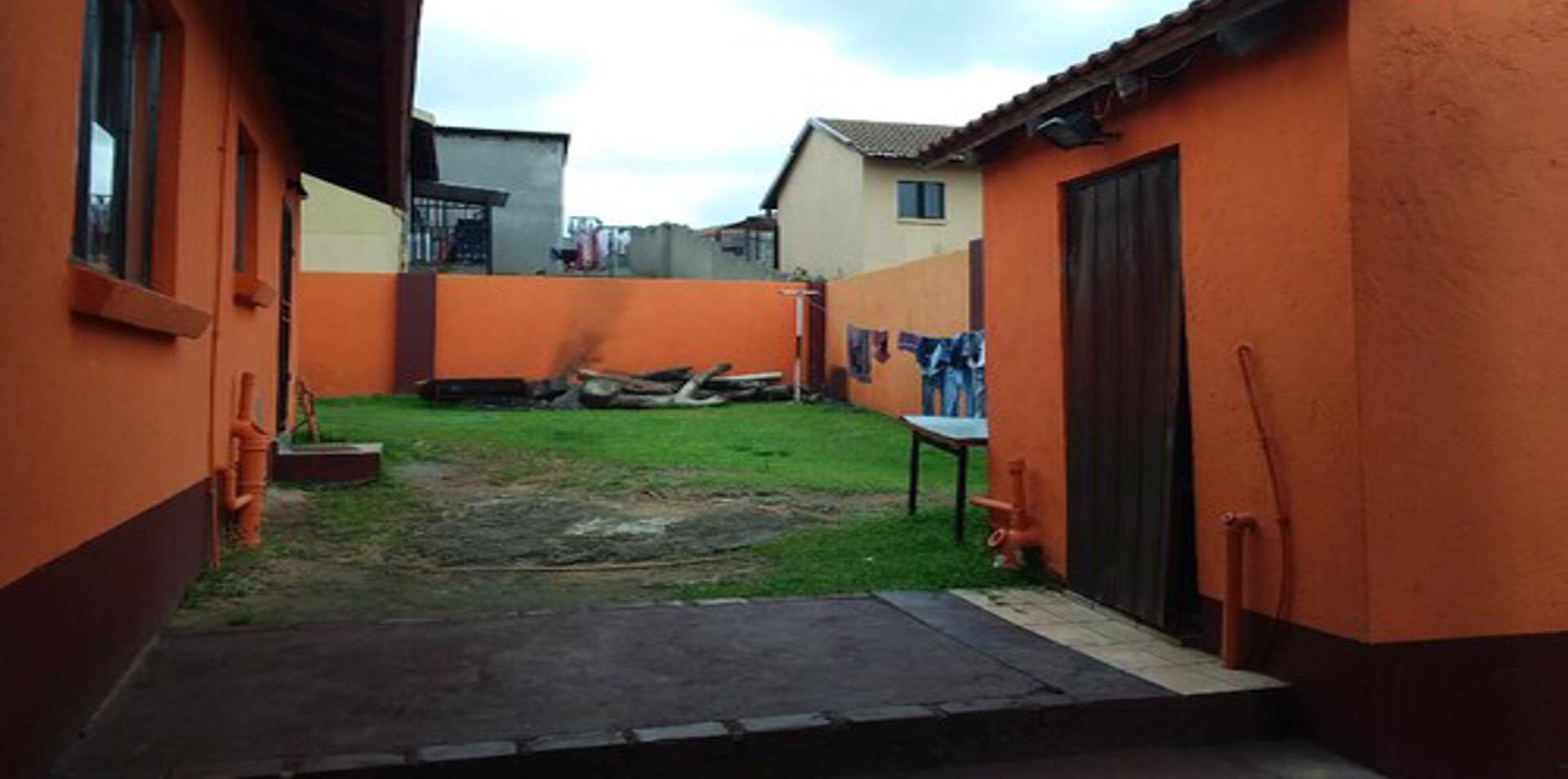 Front View of property in Kamagugu