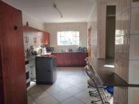 Kitchen of property in Safarituine