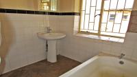 Bathroom 1 - 6 square meters of property in Greenhills