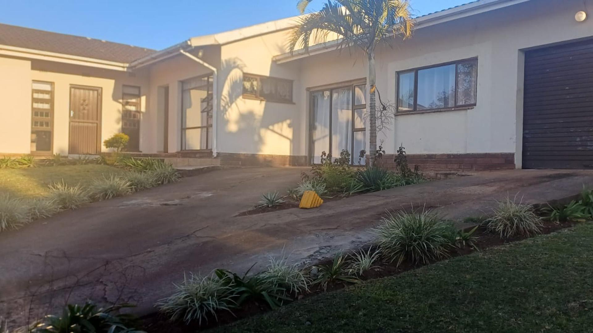 Front View of property in Grantham Park