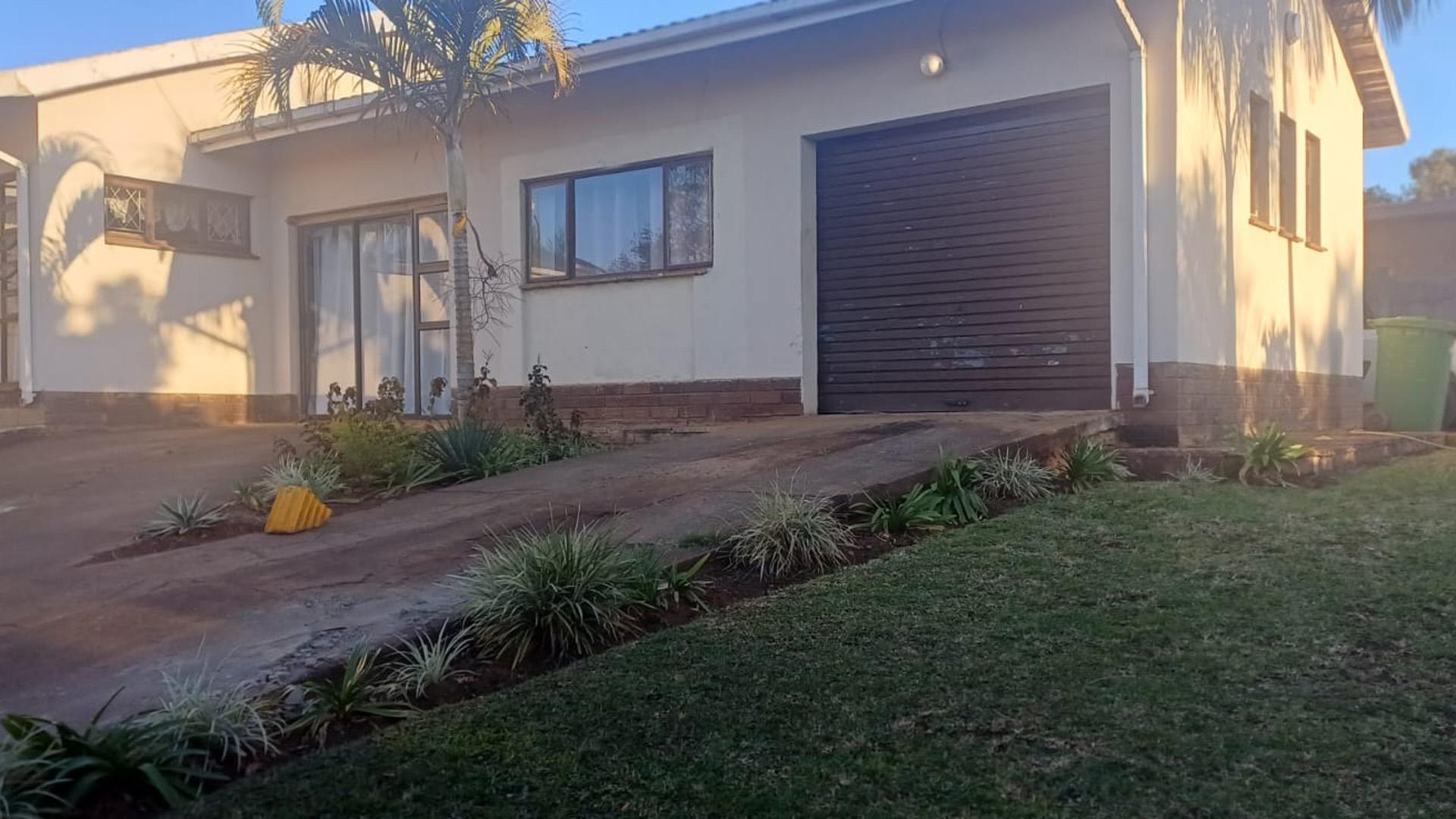 Front View of property in Grantham Park