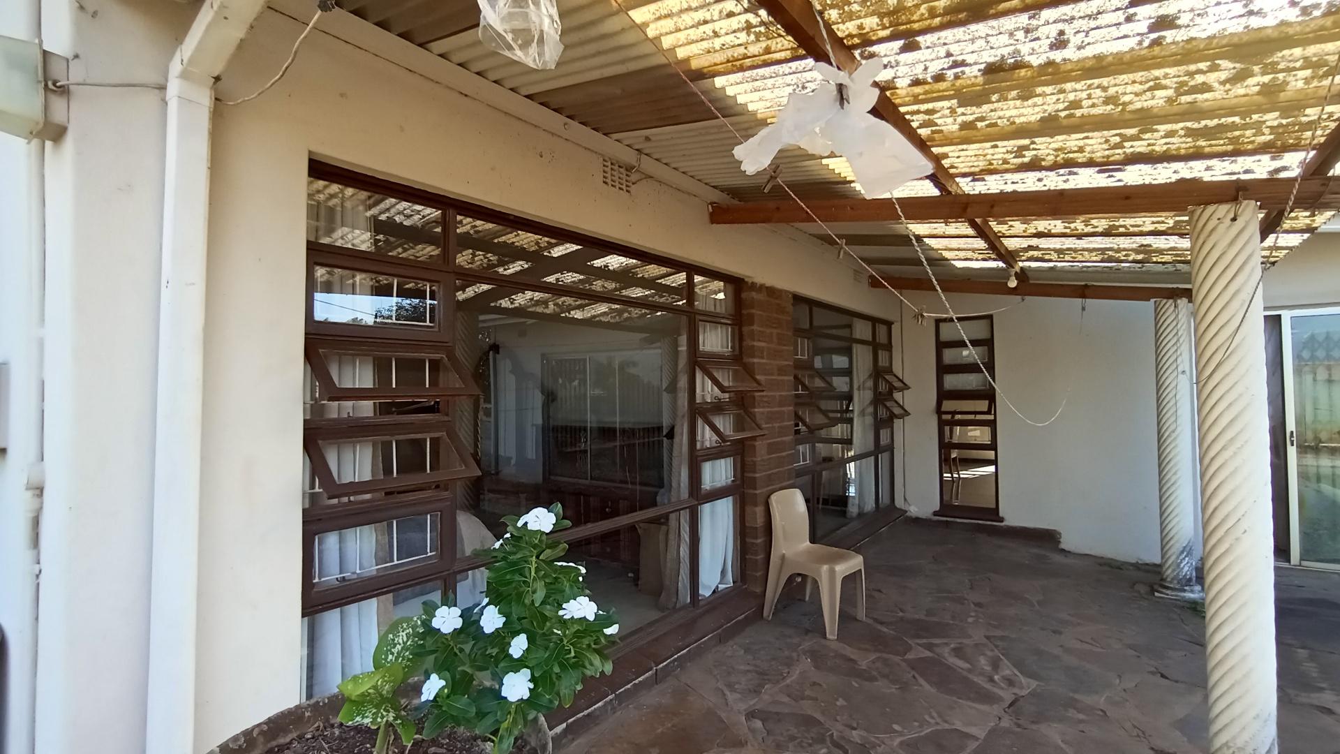 Patio - 19 square meters of property in Grantham Park