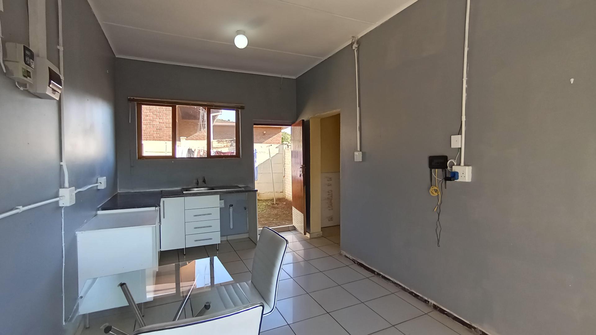 Flatlet - 30 square meters of property in Grantham Park