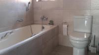 Bathroom 1 of property in Grantham Park