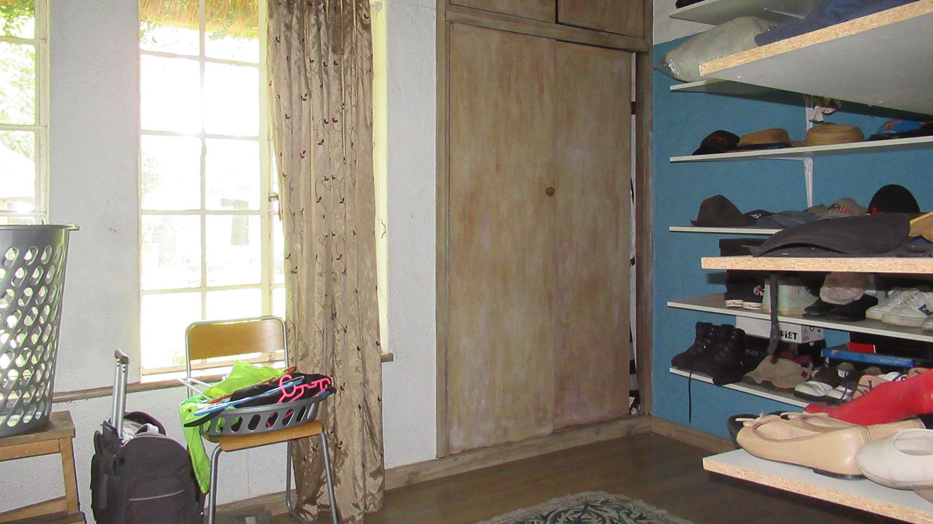 Bed Room 1 - 14 square meters of property in Buccleuch