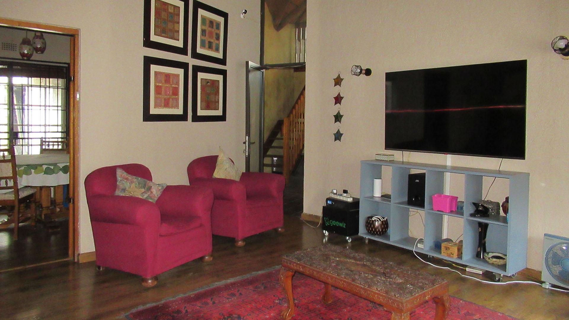 Lounges - 87 square meters of property in Buccleuch