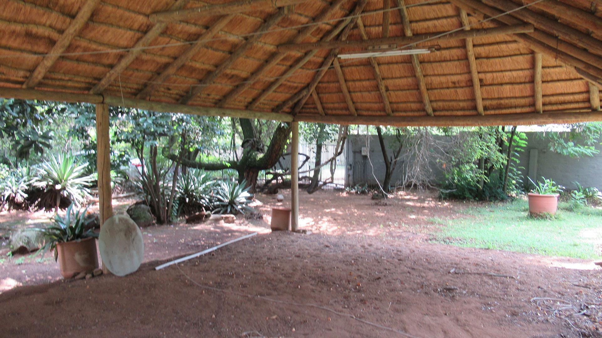 Entertainment - 18 square meters of property in Buccleuch