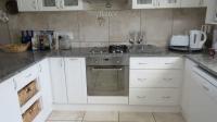 Kitchen - 13 square meters of property in Plettenberg Bay