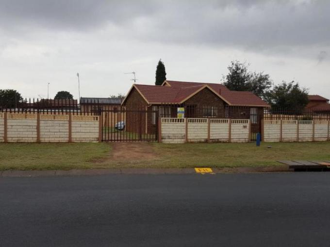 3 Bedroom House for Sale For Sale in Palm Ridge MR190989 MyRoof