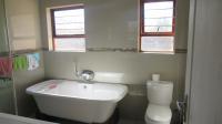 Bathroom 1 - 9 square meters of property in Sonneveld