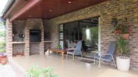 Patio - 61 square meters of property in Plettenberg Bay