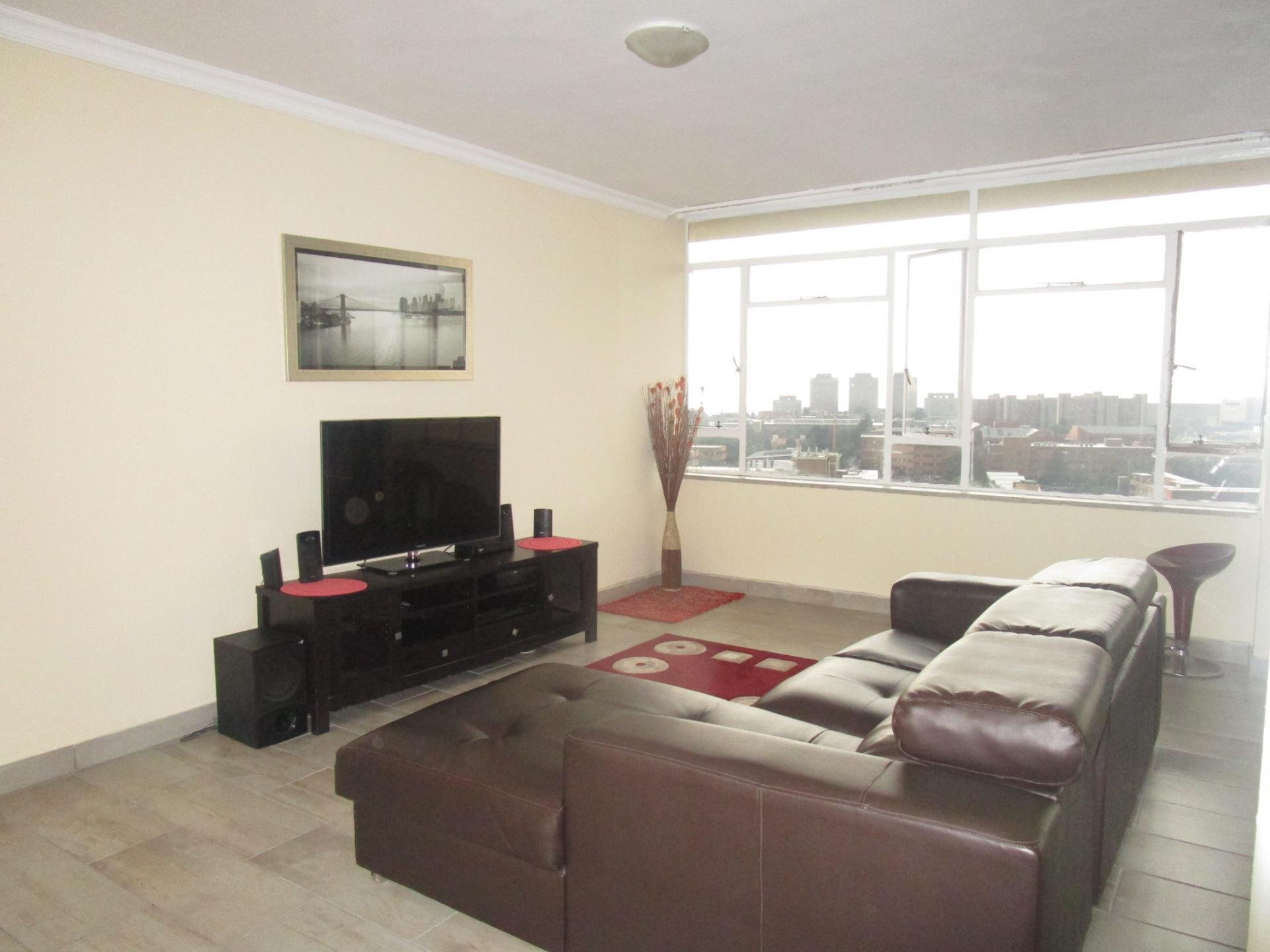 Lounges - 19 square meters of property in Parktown
