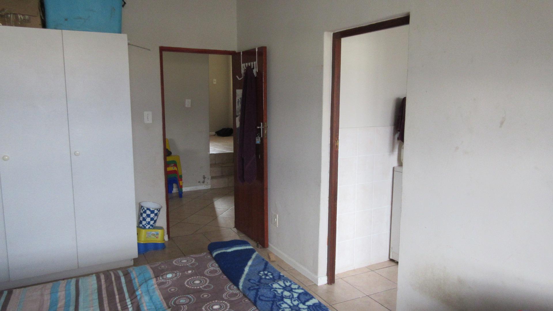 Bed Room 2 - 15 square meters of property in Bot River