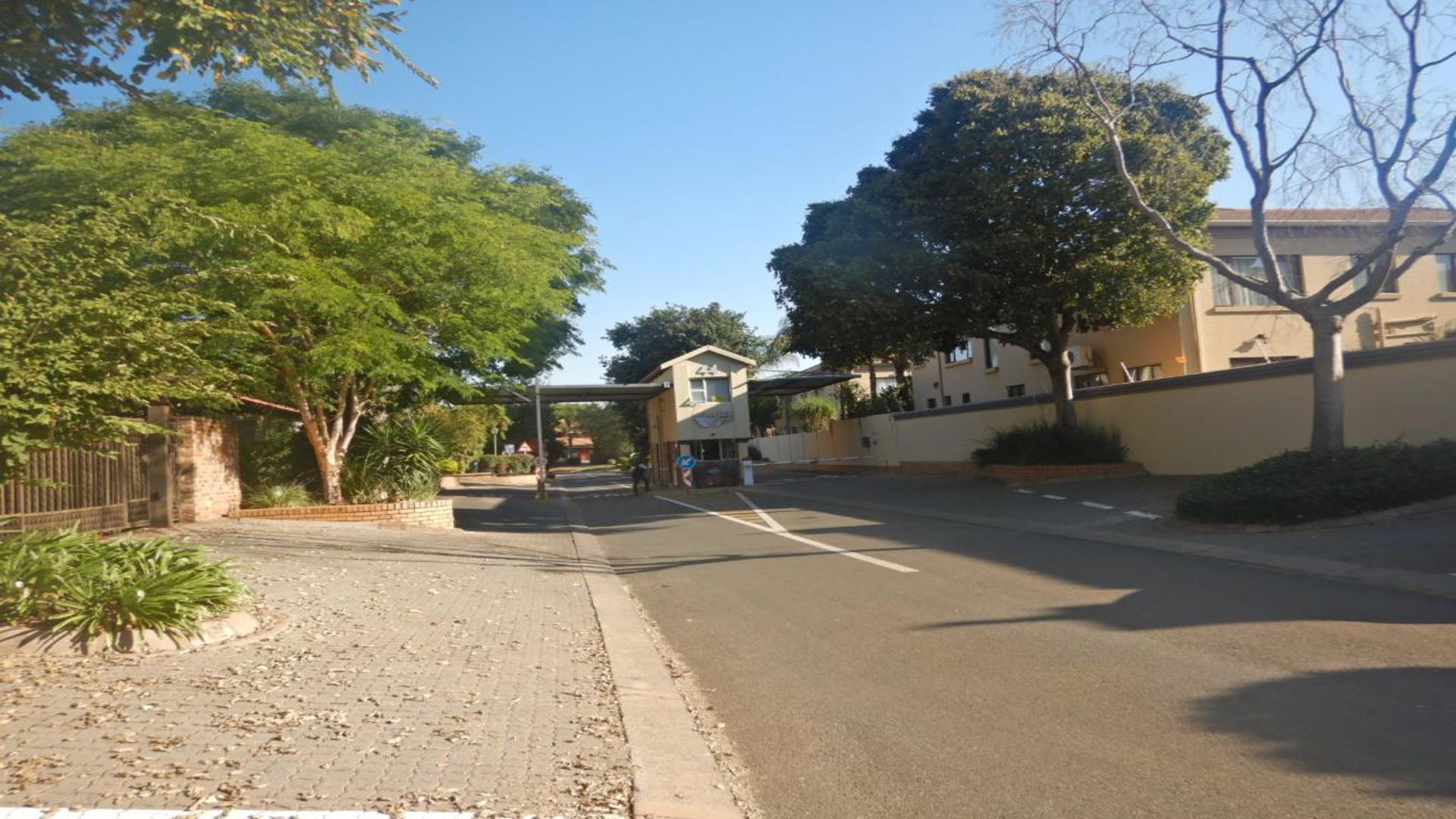 Front View of property in Highveld