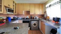 Kitchen - 9 square meters of property in Mooikloof Ridge