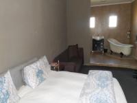 Main Bedroom - 23 square meters of property in Walkerville