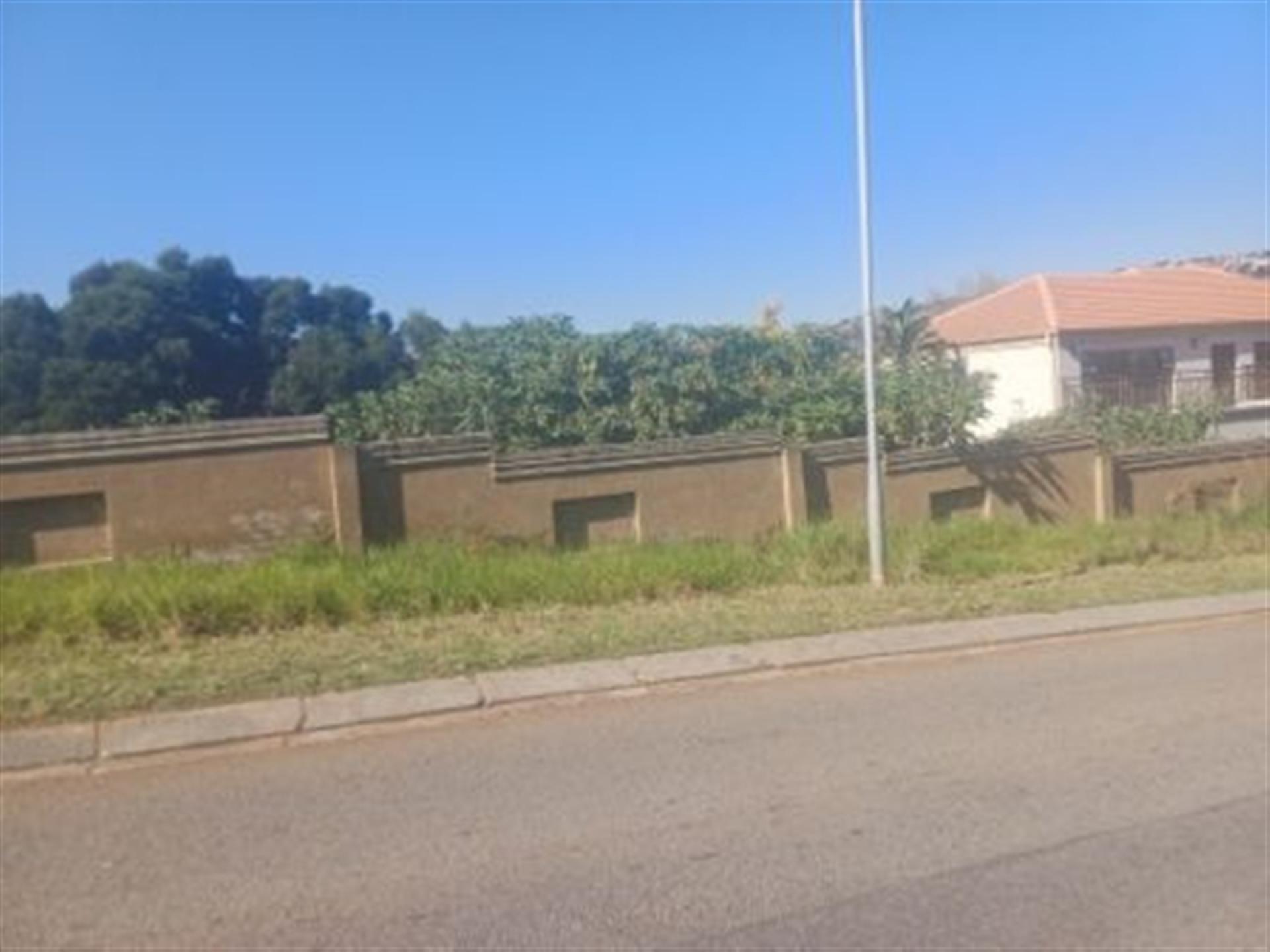 Front View of property in Rangeview