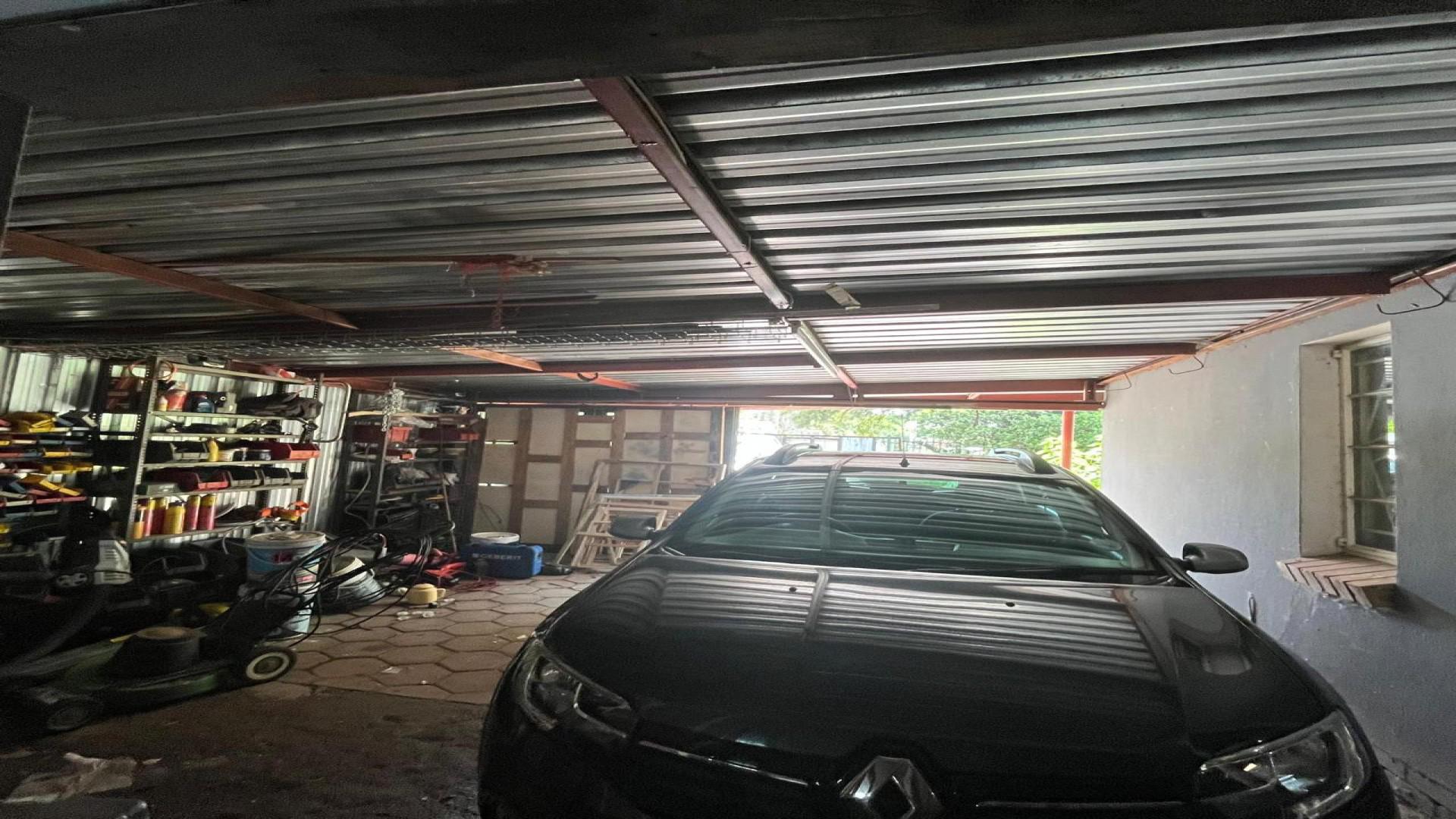 Garage of property in Noordhoek (Bloemfontein)