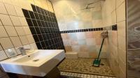 Bathroom 3+ of property in Noordhoek (Bloemfontein)