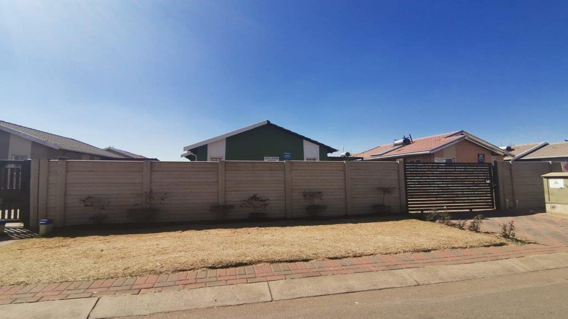 Front View of property in Boksburg