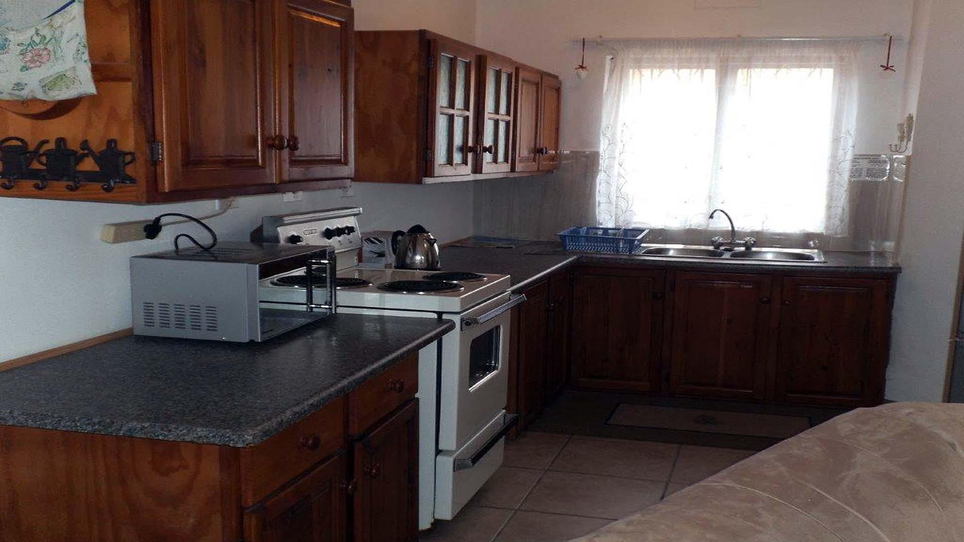 Kitchen - 9 square meters of property in Shelly Beach