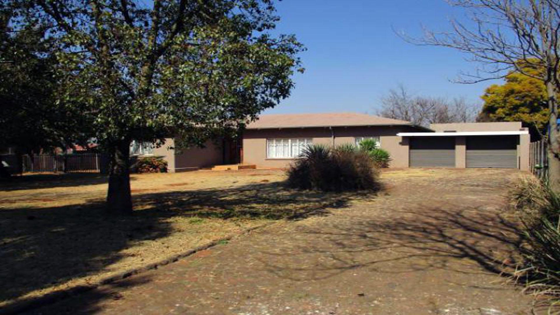 Front View of property in Daggafontein