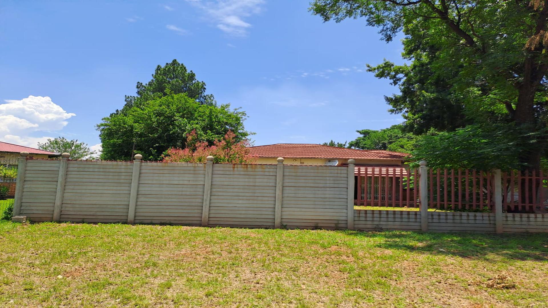 Front View of property in Lakeside - (Vereeniging)