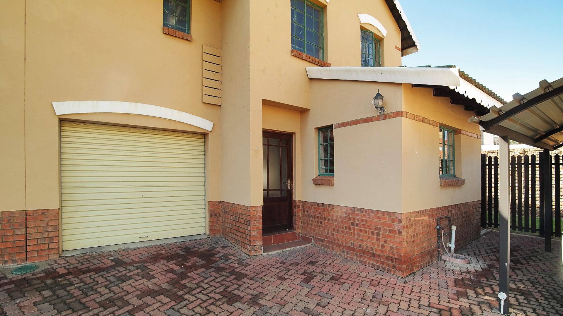 Front View of property in Emalahleni (Witbank) 