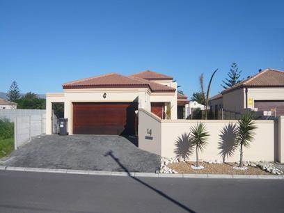 2 Bedroom House for Sale For Sale in Flamingo Vlei - Home Sell - MR19249