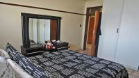 Main Bedroom - 14 square meters of property in Unigray